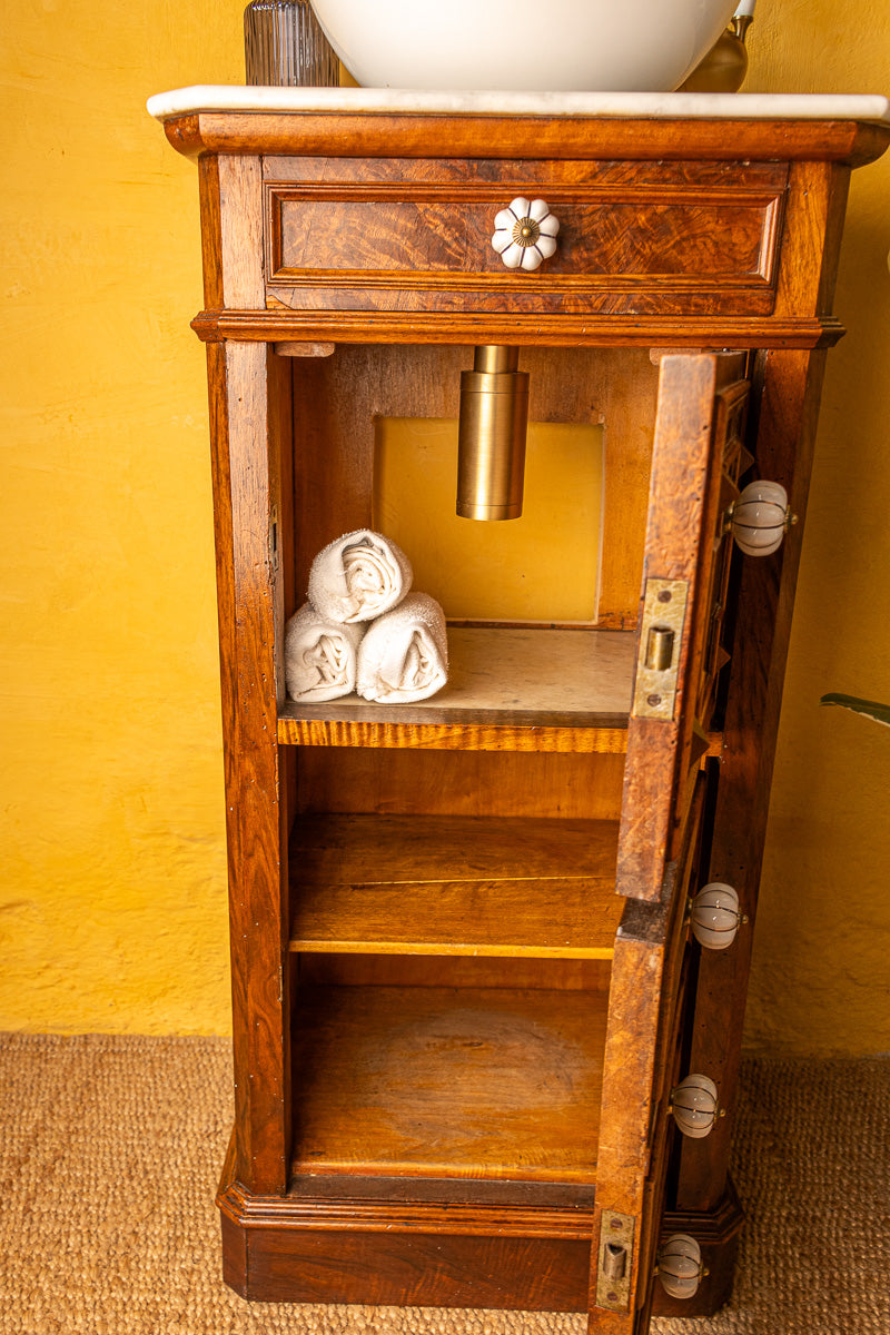Meuble vasque ancien de salle de bain en bois et marbre