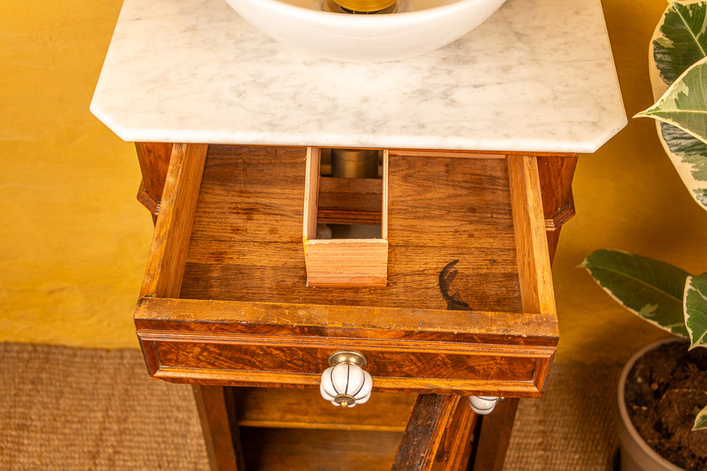 Meuble vasque ancien de salle de bain en bois et marbre