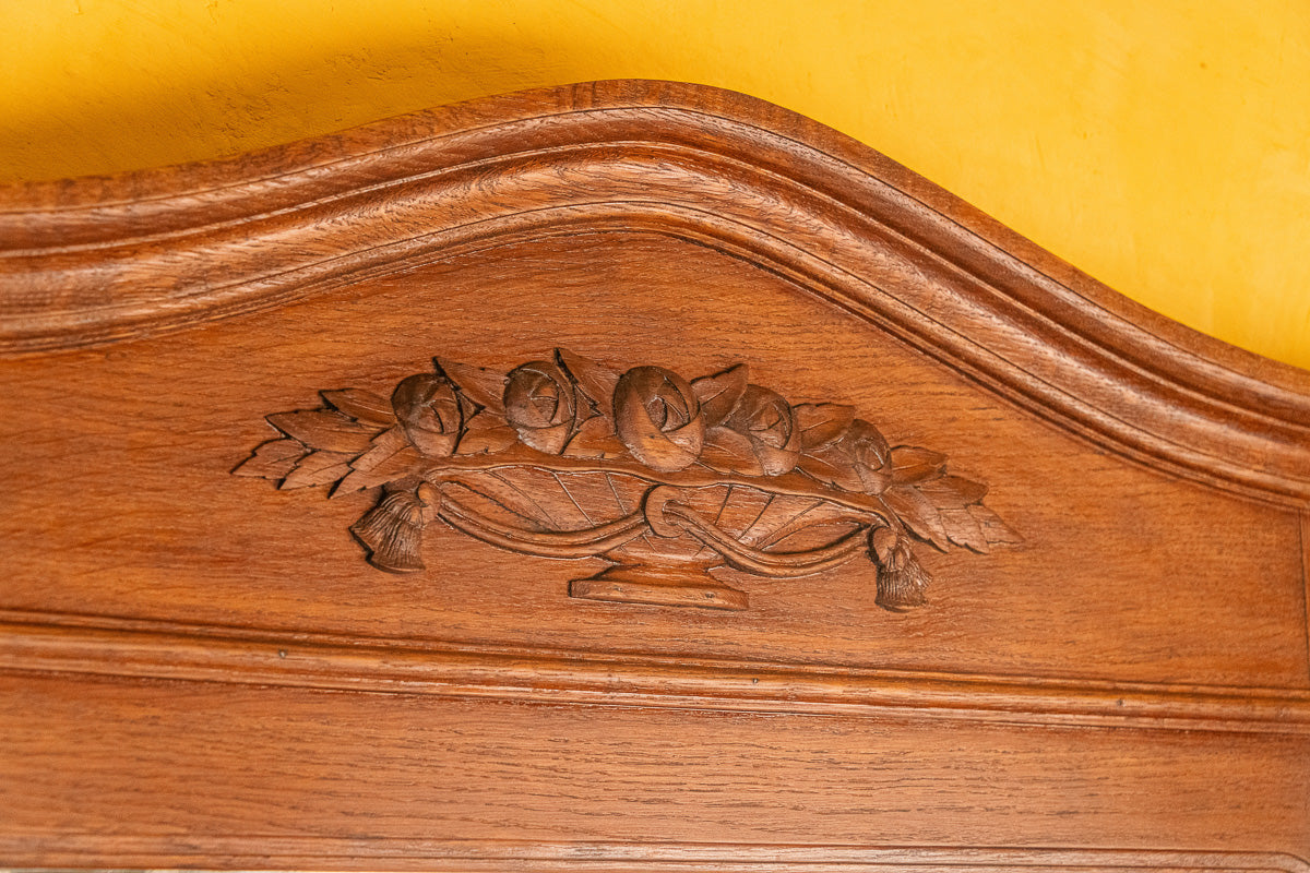 Meuble vasque avec miroir éclairant en bois et marbre