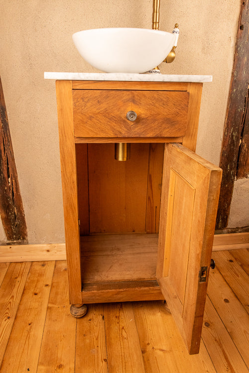 Lave-main ancien ou meuble vasque