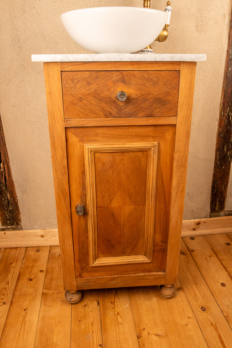 Lave-main ancien ou meuble vasque