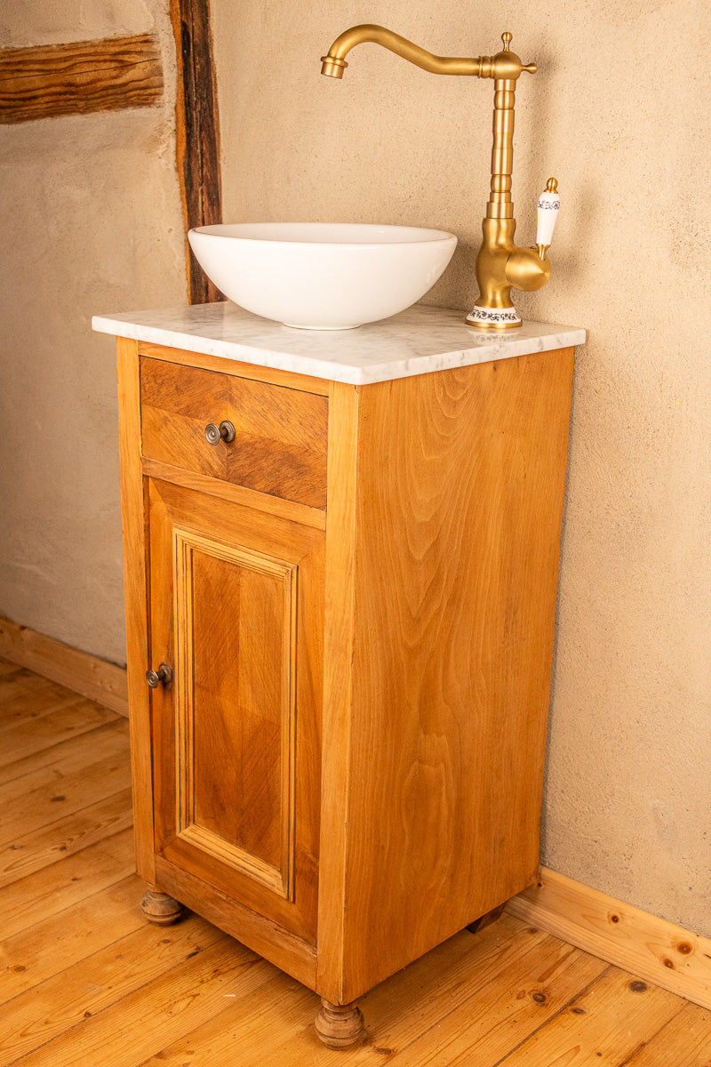 Lave-main ancien ou meuble vasque