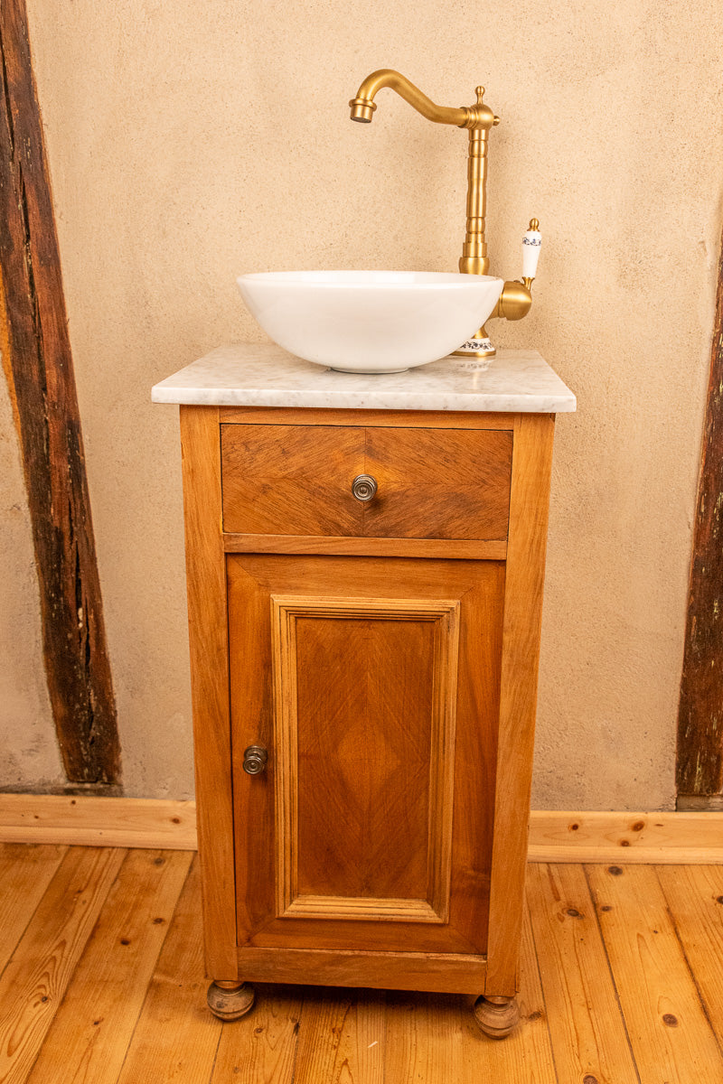 Lave-main ancien ou meuble vasque