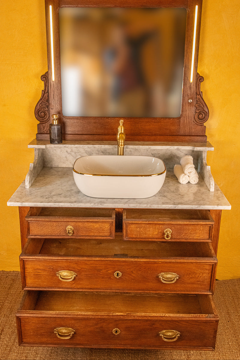 Meuble vasque avec miroir éclairant en bois et marbre