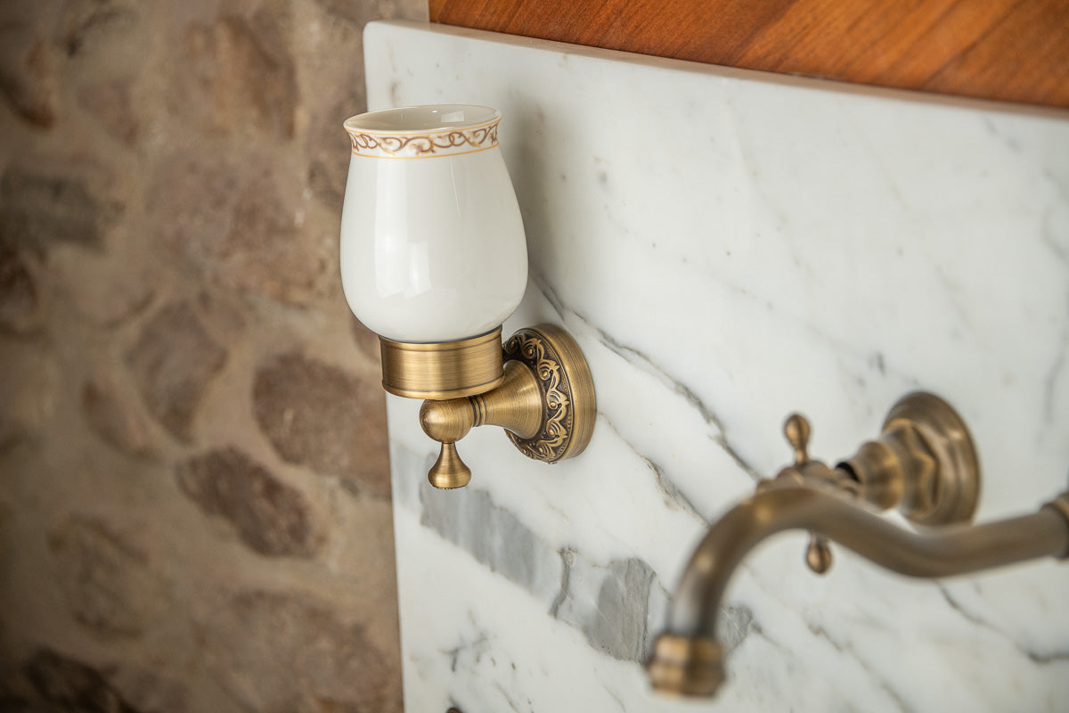 Meuble sous vasque ancien de 1928 en bois et marbre avec miroir éclairant