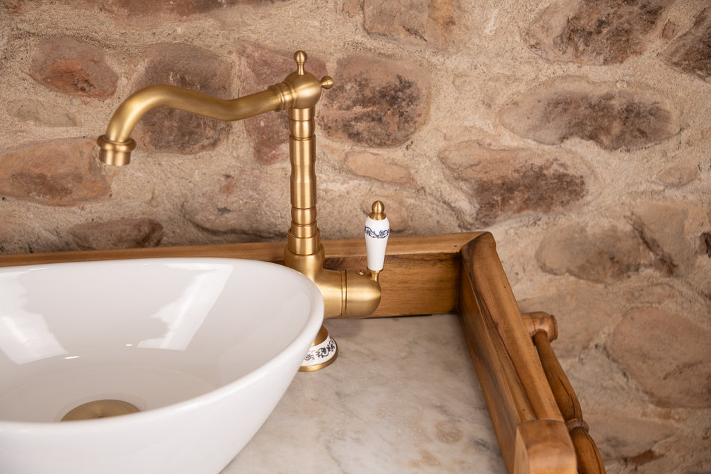 Meuble vasque marbre et bois de style Louis-Philippe